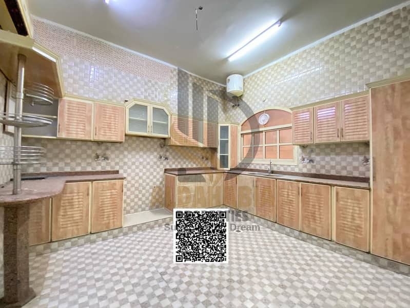 12 7e38dce5-378c-4efd-acaf-aebba0640c8f. jpg
