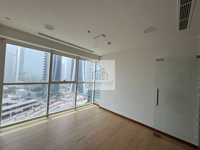 3 jlt 4. jpg