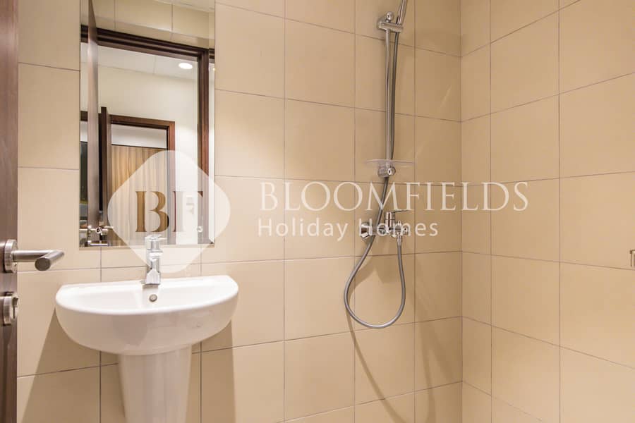 23 22 Maids room Bathroom. jpg