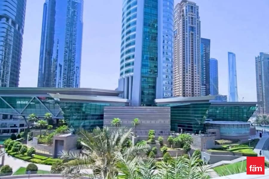 Park view | Prime location | Close to Metro