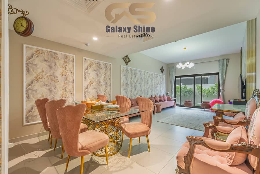 10 Living Room1. jpg