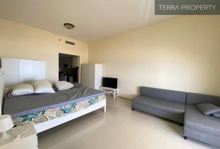 Upgraded Kitchen | Well Maintained | Amazing Sea Views Upgraded Kitchen | Well Maintained | Amazing Sea Views