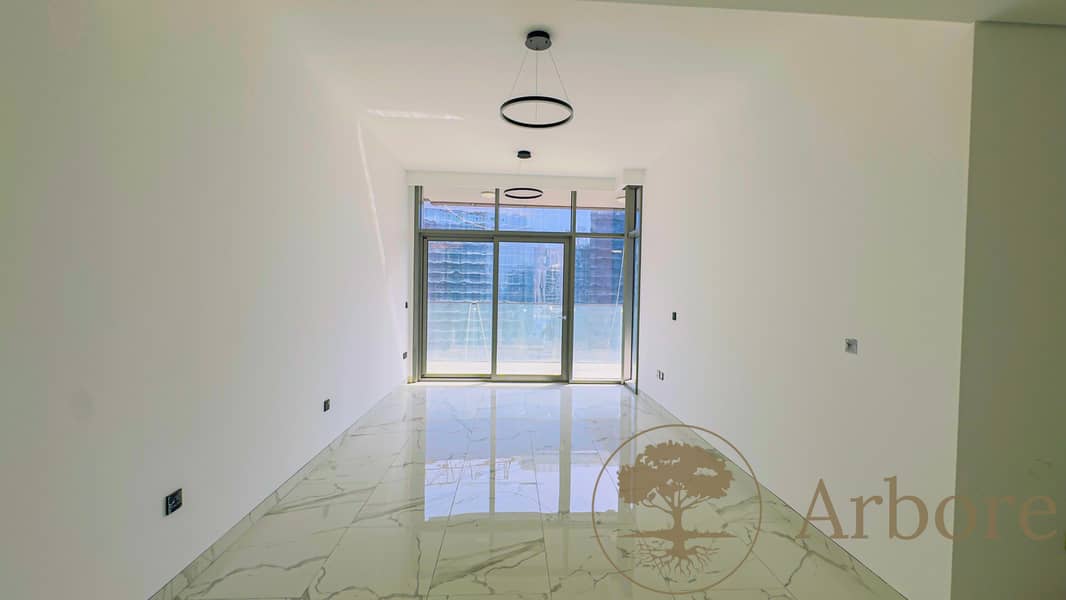8 LIVING ROOM 01. jpg
