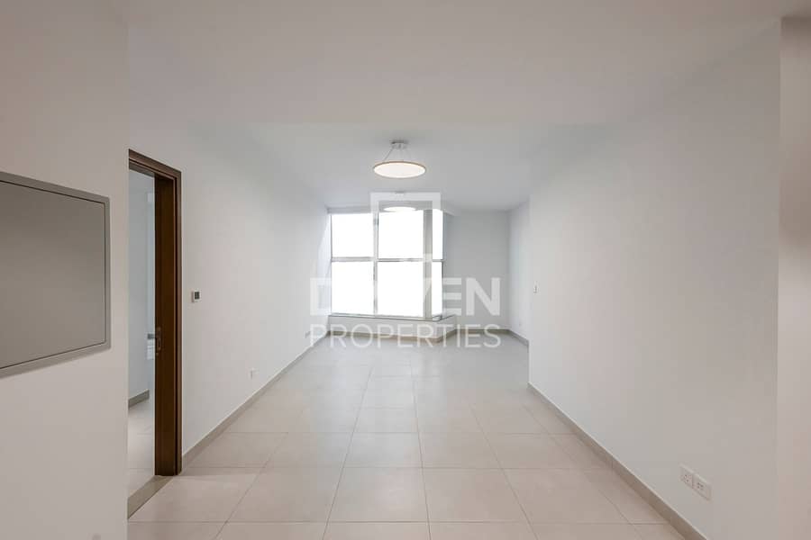 Ready to move in | Close to Metro | Spacious