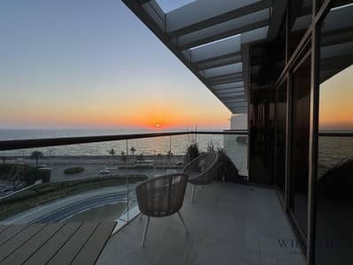 2 Bedroom Apartment for Sale in Palm Jumeirah, Dubai - Fully remodelled | Sunset views | Unique Layout