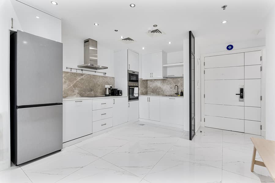 8 Full Kitchen (1). jpeg