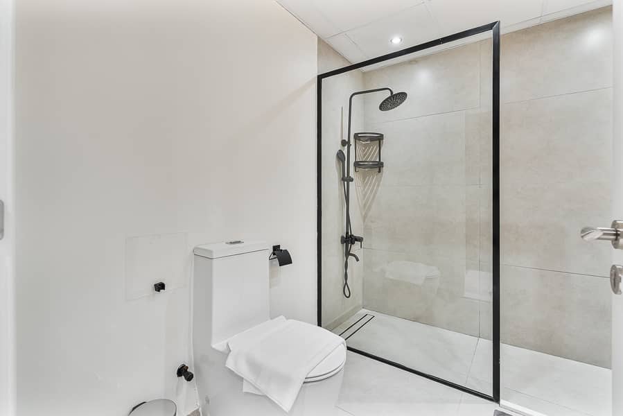 16 Full Bathroom 1. jpeg