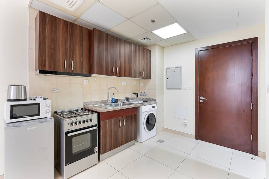 10 Full kitchen (1). jpeg