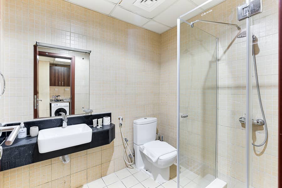 12 Full Bathroom. jpeg