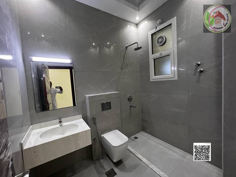 5 108541d9-feed-4600-acd4-cd38d29faea1. jpg