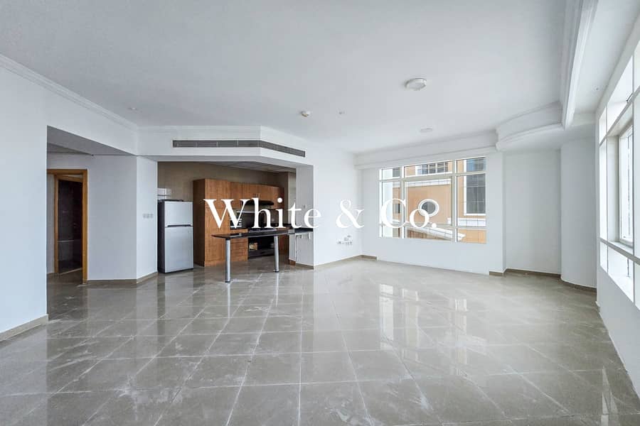 SPACIOUS | VACANT ON TRANSFER | PALM VIEW SPACIOUS | VACANT ON TRANSFER | PALM VIEW