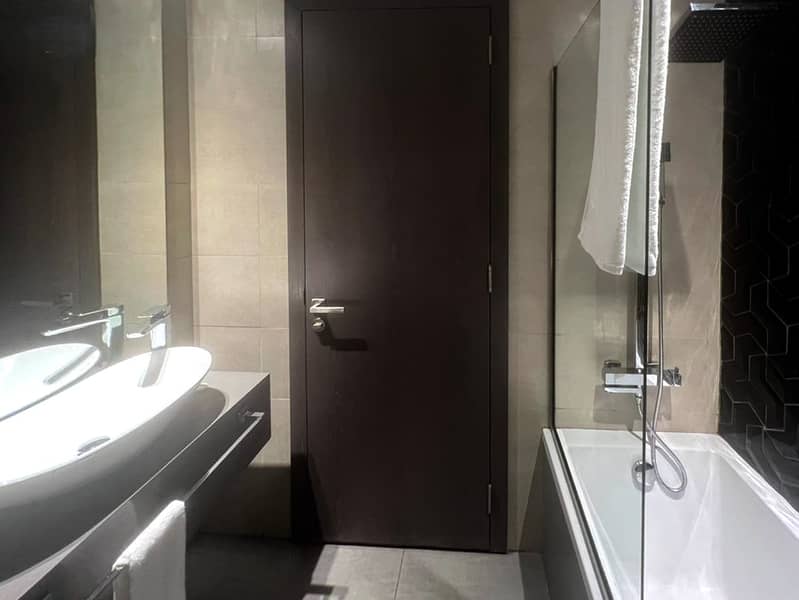 Chic Studio in Downtown | Balcony with a View | Spacious & Fully Equipped - Image 21