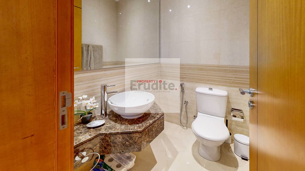 5 Trident-Grand-Marina-View-07-Bathroom 1. jpg