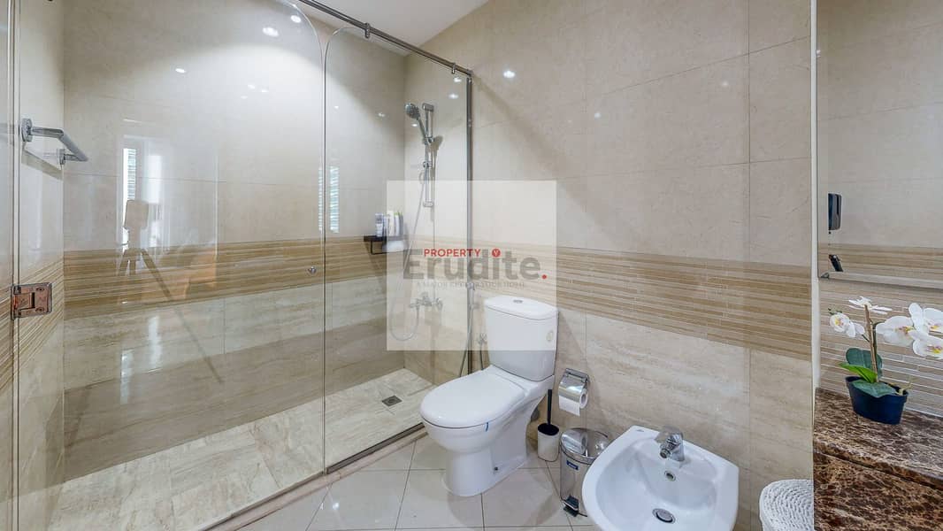 15 Trident-Grand-Marina-View-07-Bathroom. jpg