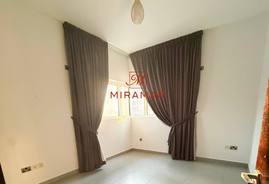 10 7dbf8a1e-af27-480c-ad53-848810eb2b09. jpg