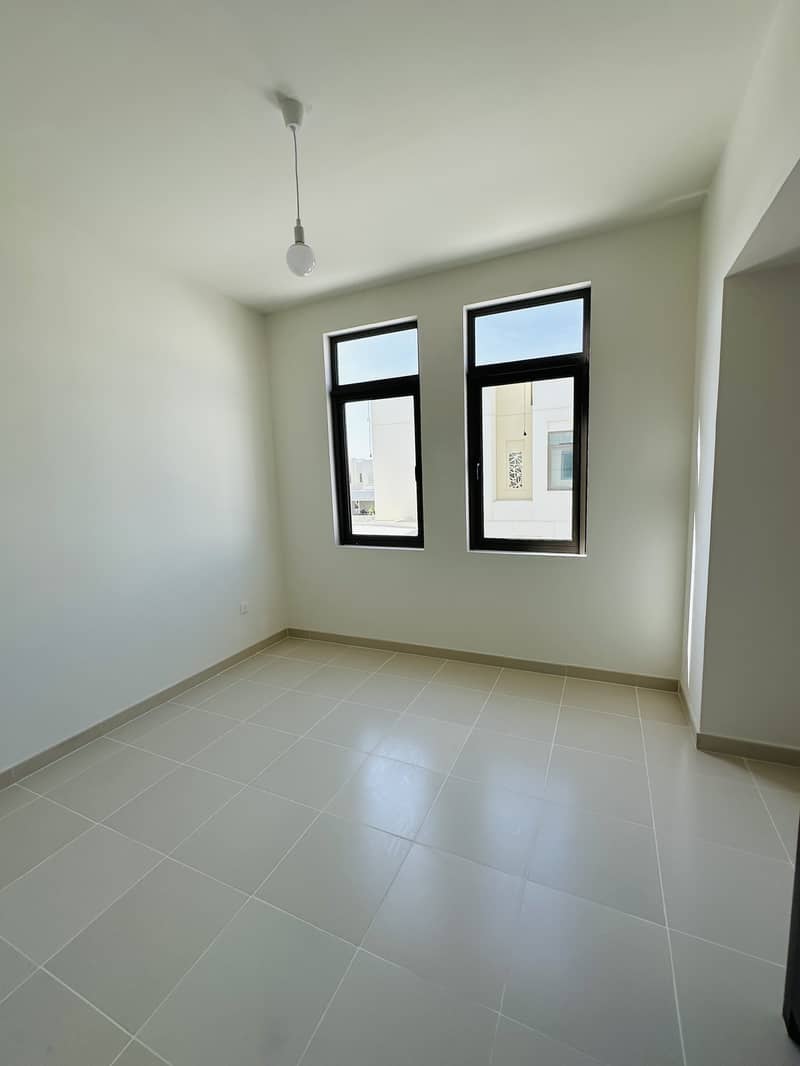 4 ROOM 2. jpg