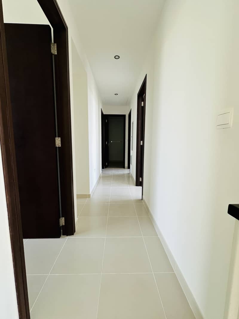 7 UPSTAIRS LIVING AREA. jpg