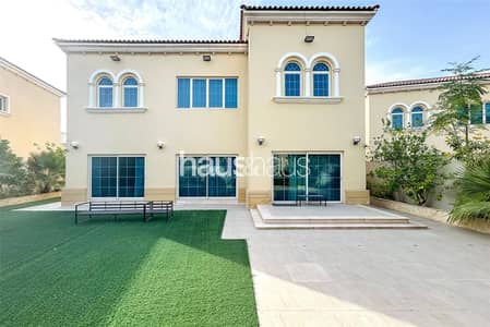فیلا 4 غرف نوم للايجار في جميرا بارك، دبي - فیلا في الحي 8،جميرا بارك 4 غرف 370000 درهم - 12252898