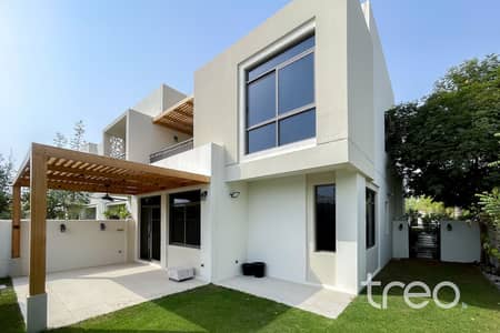 4 Bedroom Townhouse for Rent in Town Square, Dubai - Corner unit | Upgraded | Ready to move