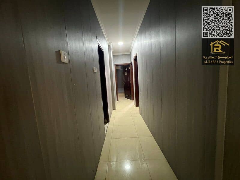 12 eea52ac1-bb9f-421e-b903-b7435cf32afa. jpg