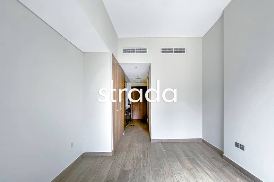 Lagoon View | Unfurnished | New