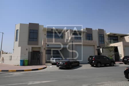 فیلا 4 غرف نوم للايجار في مدينة تلال، الشارقة - 01. JPG