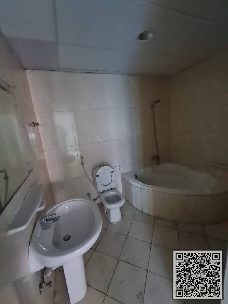 12 e28b60bd-01d6-4283-bfed-32e477511f45. jpg