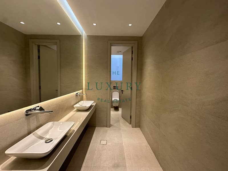 12 Brand_New___Modern___Private_Pool_Garden_-19. jpg
