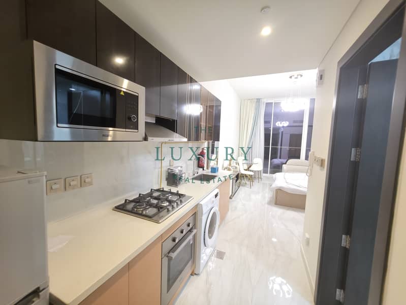 2 Modern___Furnished___High_Floor_with_Best_View-7. jpg