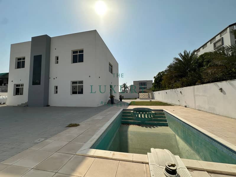 5BR-Modern_Villa-Prime_Location-Private_Pool-1. jpg