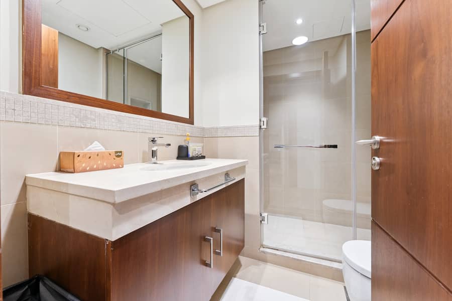 11 Toilet 1. jpg