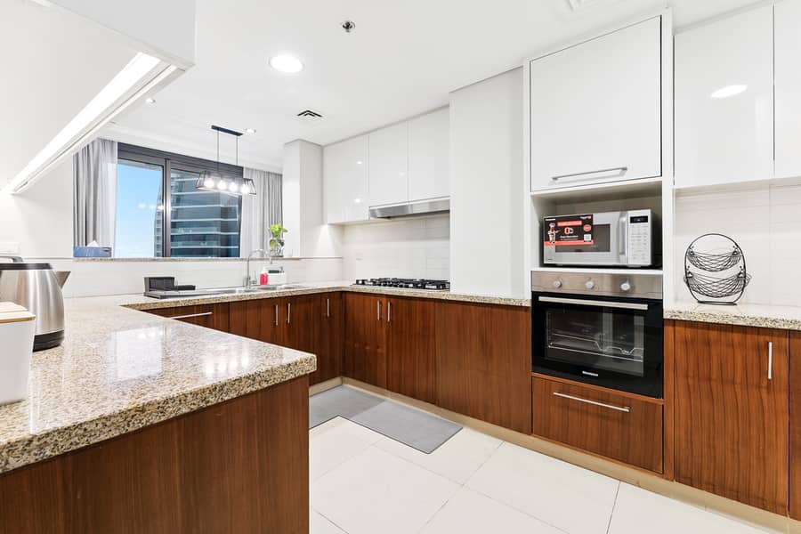 22 Kitchen 2. jpg