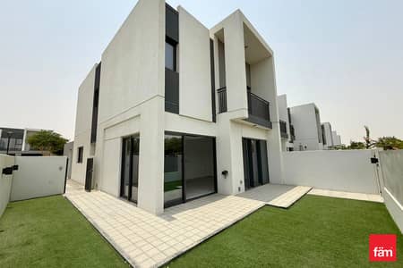 4 Bedroom Villa for Rent in Dubailand, Dubai - 4 BR + Maidroom | Prime Location | Single Row