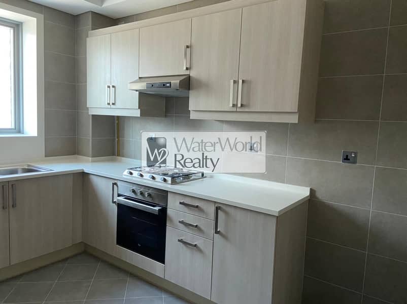 4 KITCHEN 3. jpeg