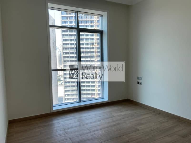 6 BEDROOM 1. jpeg