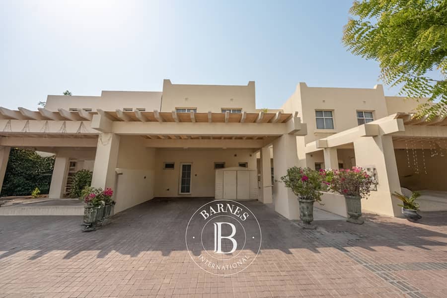 Vacant | Prime Location | Pool and Lake access Vacant | Prime Location | Pool and Lake access