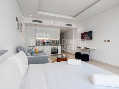 Studio for Rent in Business Bay, Dubai - Furnished | Park Views | High Quality