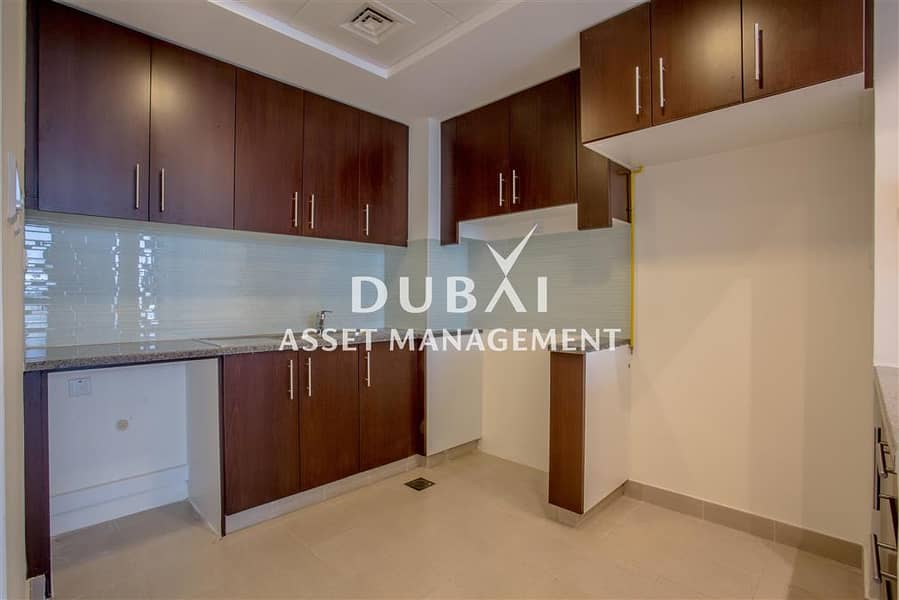 18 DW - Kitchen. jpg