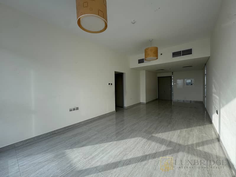位于阿尔扬街区，中央大厦，中央大厦 B 座 2 卧室的公寓 90000 AED - 12258558