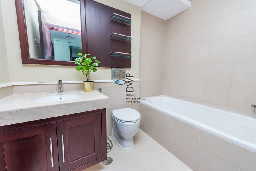 6 Genuine Listing! Stunning Large 1BR Apartment