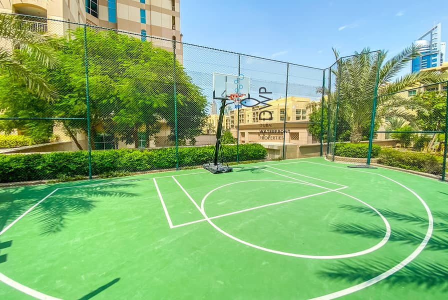 11 Genuine Listing! Stunning Large 1BR Apartment