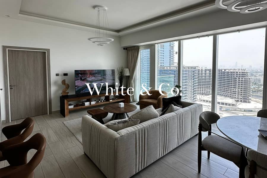 Smart Home | Balcony | Skyline Views