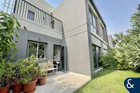 2 Bedroom Townhouse for Sale in Dubai South, Dubai - CORNER PLOT | VACANT ON TRANSFER | SPACIOUS