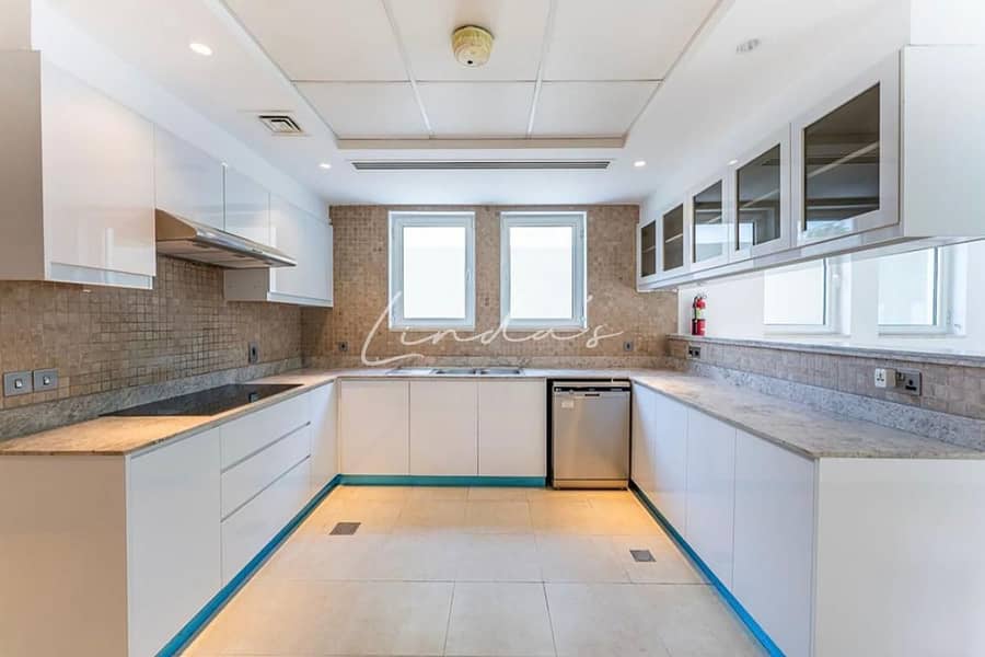 Spacious 3-Bed with huge garden