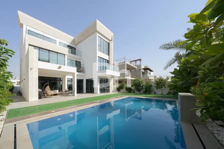 7 Bedroom Villa for Sale in Jumeirah Park, Dubai - Elegant 7-Bedroom| Opposite New Park| Large Plot