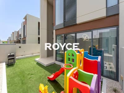 4 Bedroom Villa for Rent in Dubailand, Dubai - Many Options | Corner plot | Maid