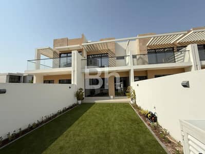 4 Bedroom Townhouse for Rent in DAMAC Hills, Dubai - 4 bed | Prime Location | Bright and Elegant