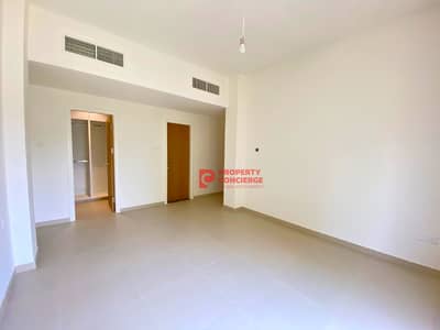 1 Bedroom Flat for Rent in The Gardens, Dubai - Low Rise Buildings | Newly Renovated | Near School