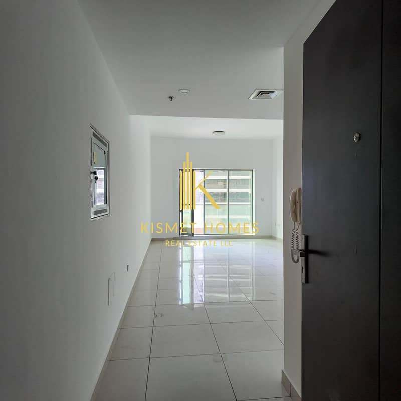 HUGE 2 BEDROOM CONVERTED TO 3 BEDROOM /ARENA APARTMENT