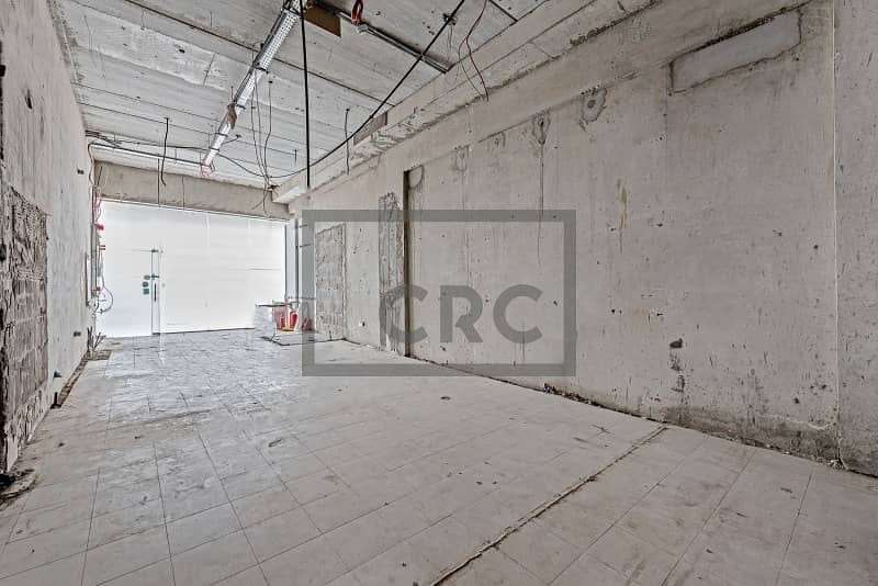 Main Road | Easy Access | Parking Main Road | Easy Access | Parking
